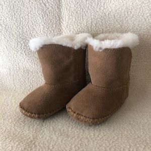 BABY UGGS